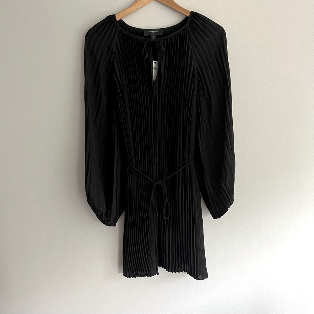 Banana Republic Black Pleated Balloon Sleeve Dress Small